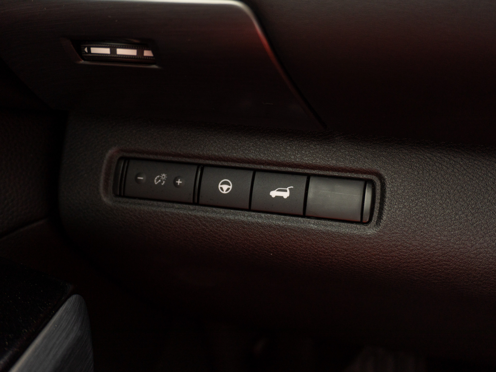 Used 2025 Nissan Pathfinder SUV