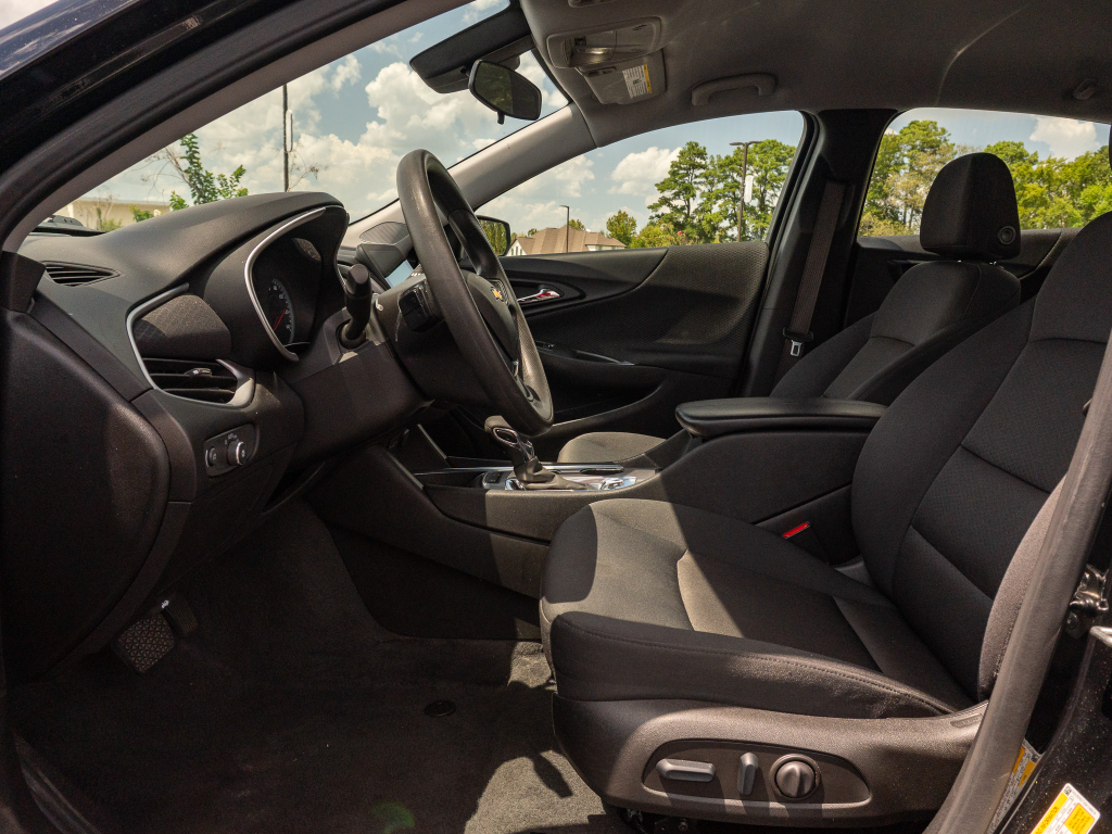 Used 2025 Chevrolet Malibu Sedan