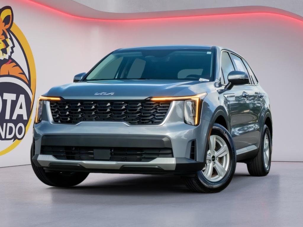 2025 Kia Sorento LX AT's photo