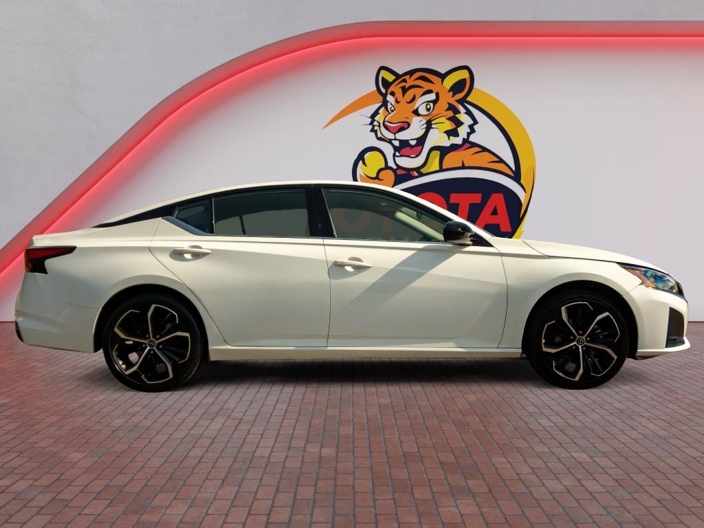 Used 2025 Nissan Altima Sedan