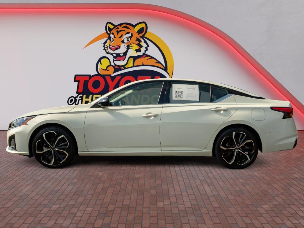 Used 2025 Nissan Altima Sedan