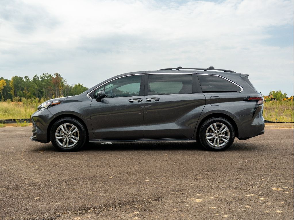 Used 2025 Toyota Sienna Van