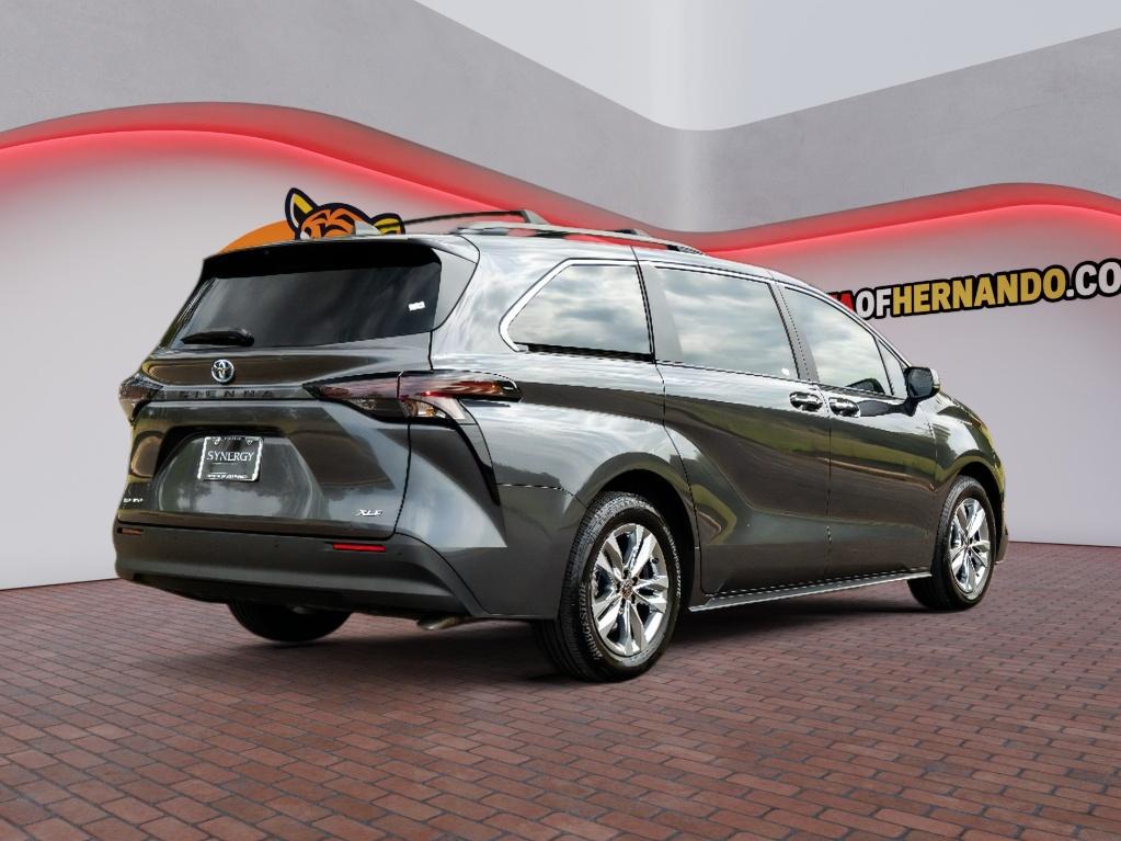 Used 2025 Toyota Sienna Van