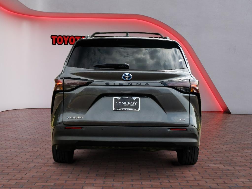 Used 2025 Toyota Sienna Van