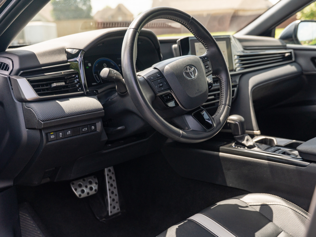 Used 2025 Toyota Camry Hybrid Sedan