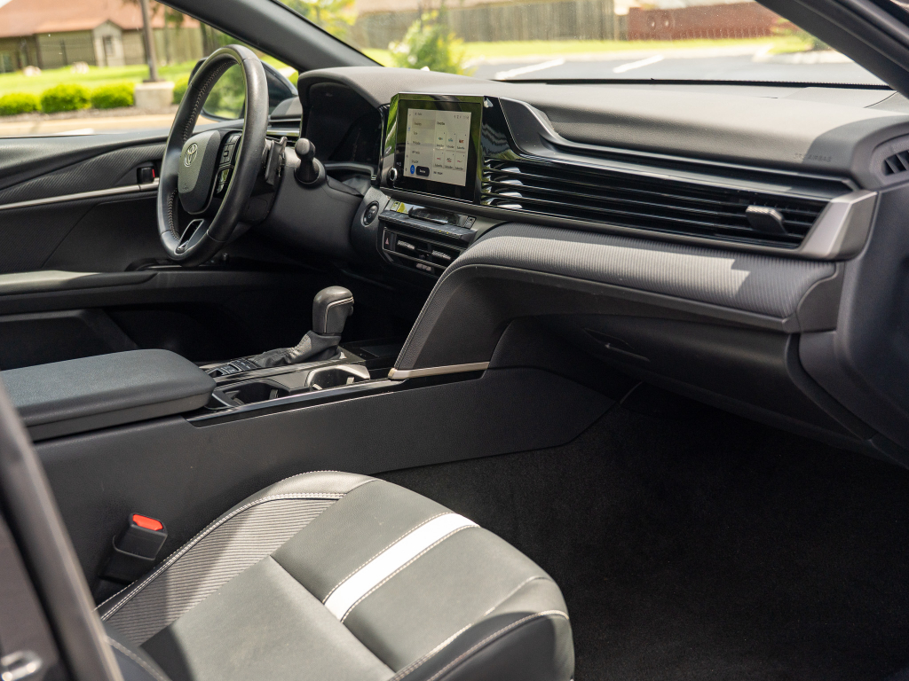 Used 2025 Toyota Camry Hybrid Sedan
