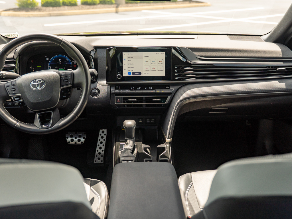 Used 2025 Toyota Camry Hybrid Sedan