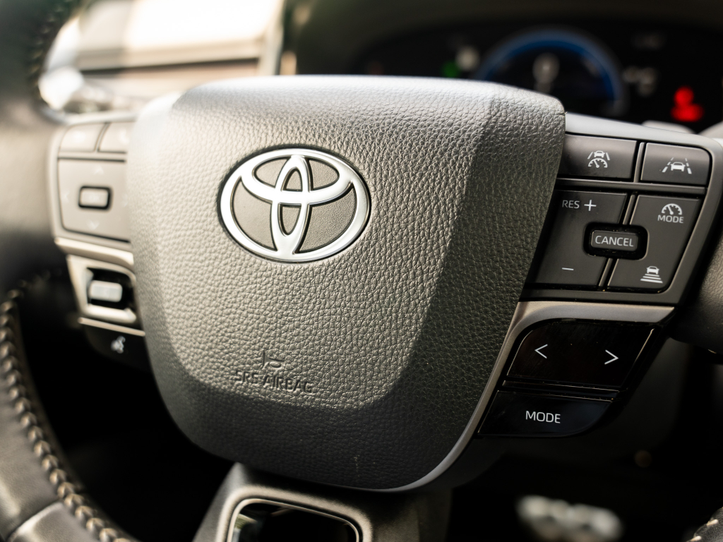 Used 2025 Toyota Camry Hybrid Sedan