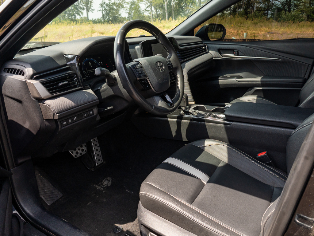 Used 2025 Toyota Camry Hybrid Sedan