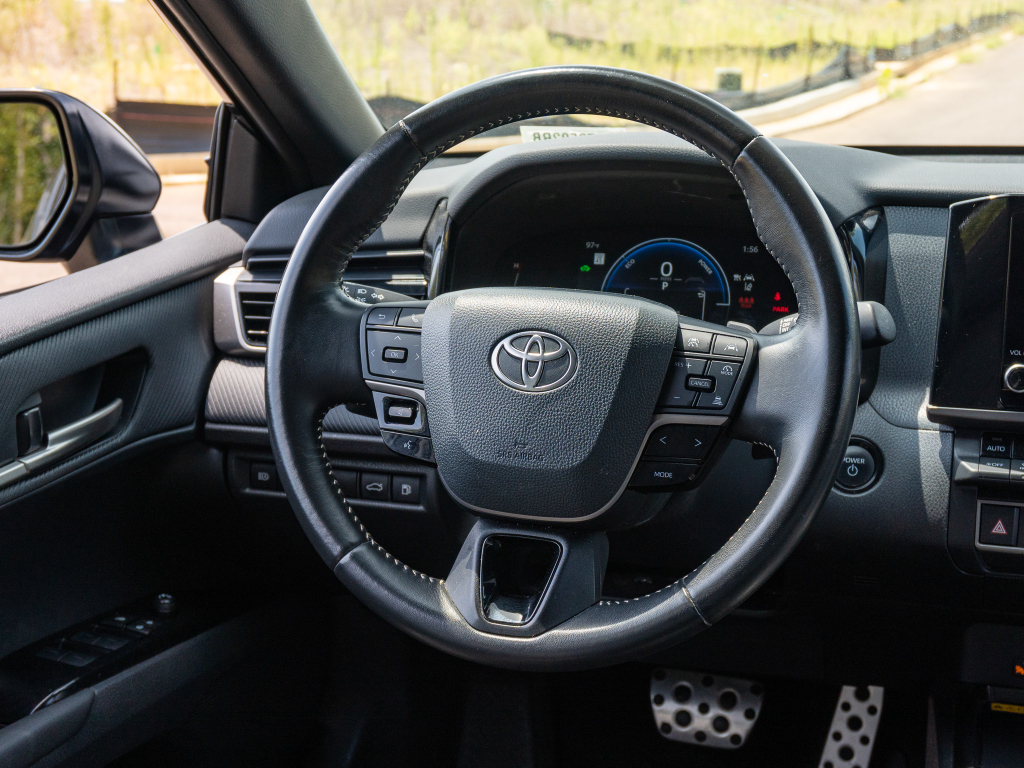 Used 2025 Toyota Camry Hybrid Sedan