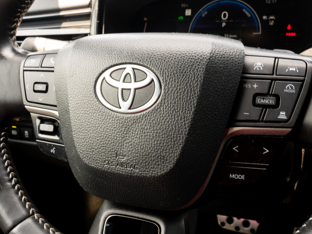 Used 2025 Toyota Camry Hybrid Sedan