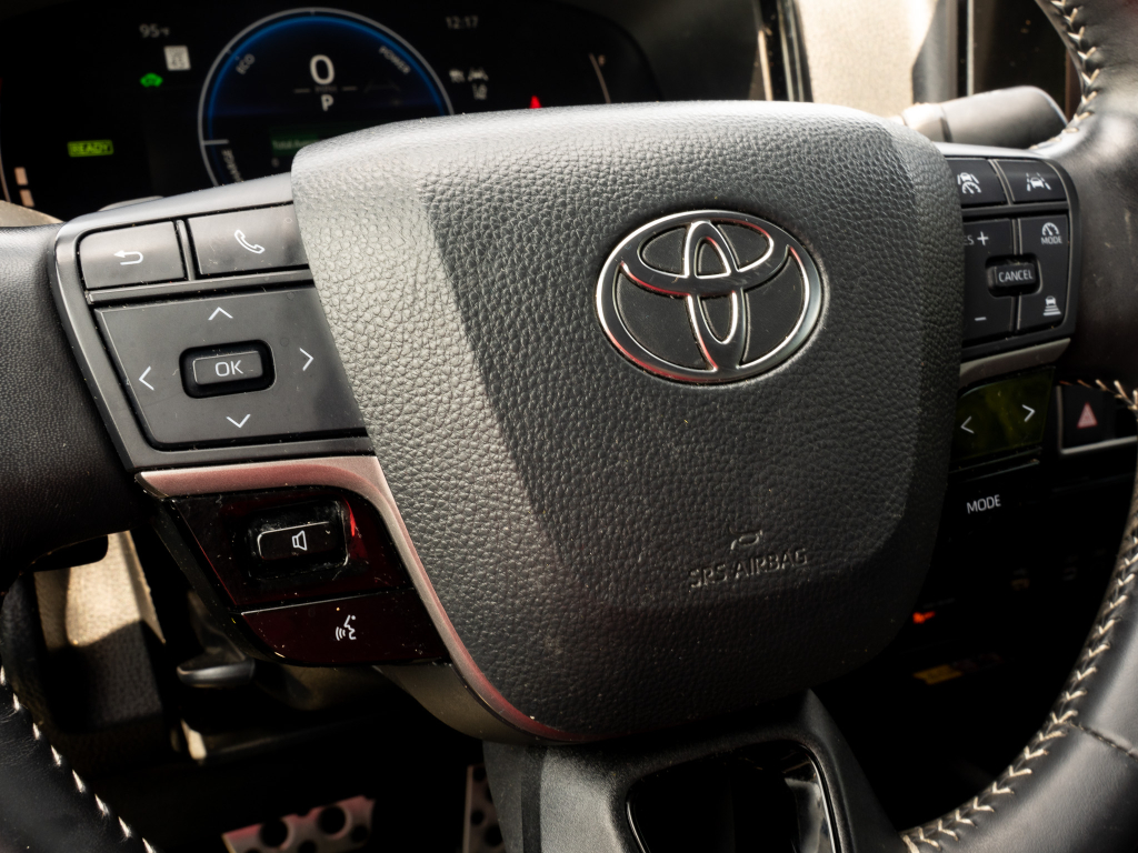 Used 2025 Toyota Camry Hybrid Sedan