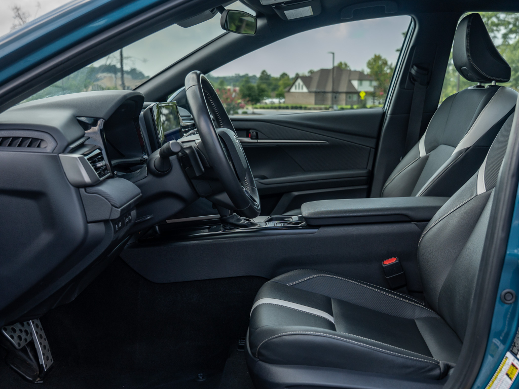 Used 2025 Toyota Camry Hybrid Sedan