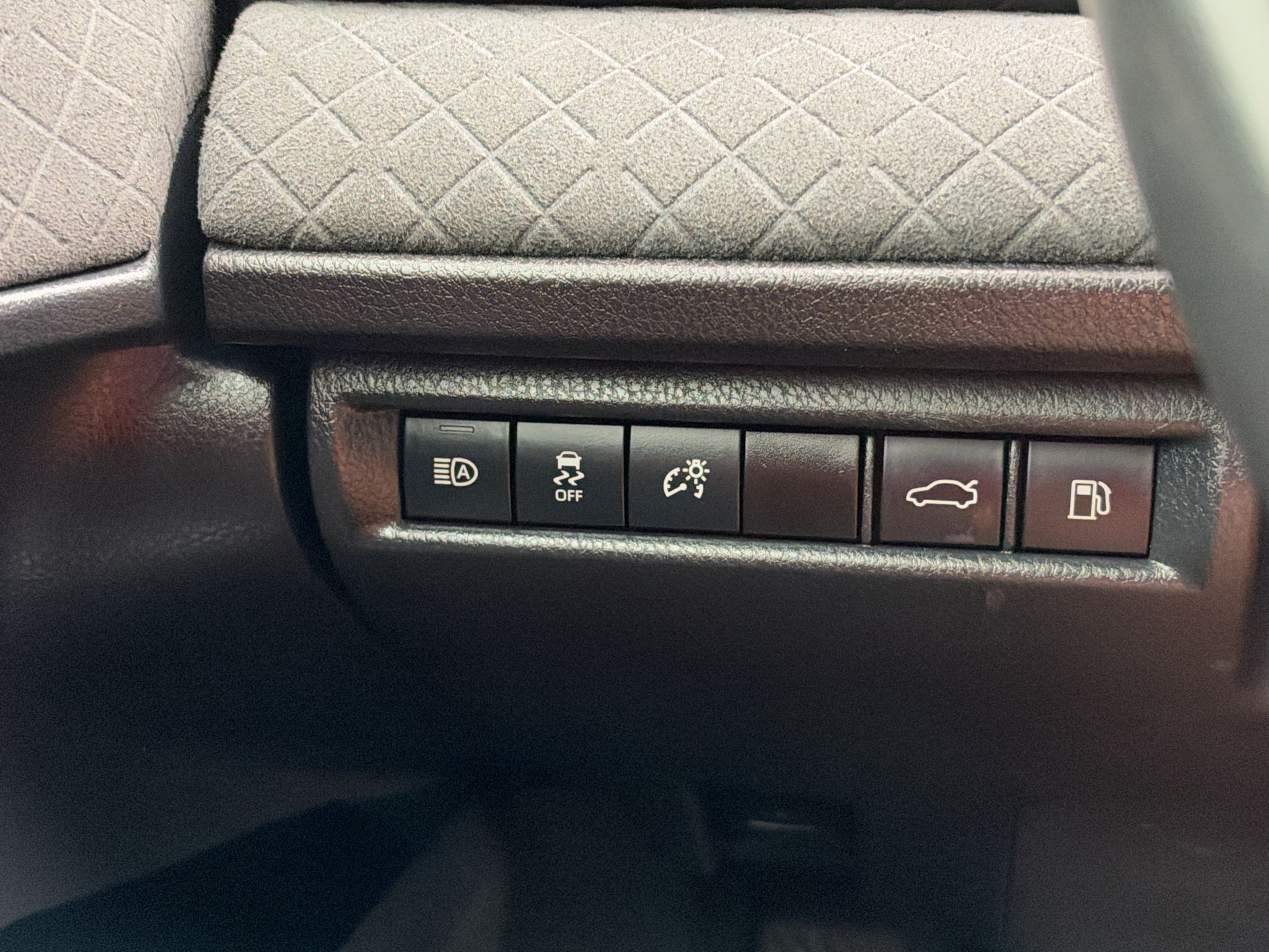 Used 2025 Toyota Camry Hybrid Sedan