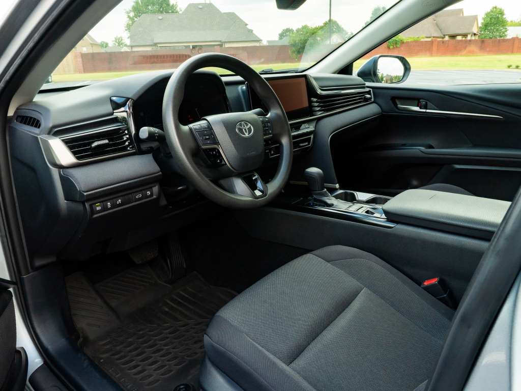 Used 2025 Toyota Camry Hybrid Sedan