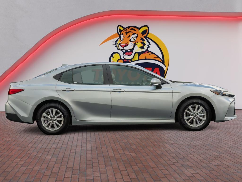 Used 2025 Toyota Camry Hybrid Sedan
