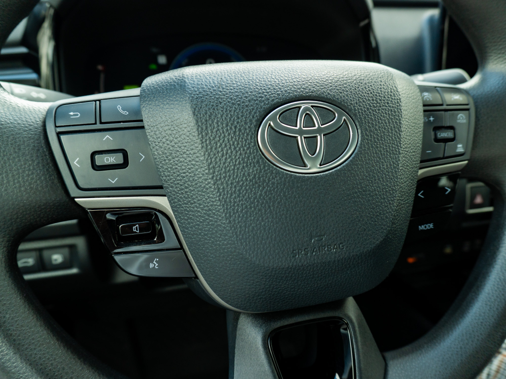Used 2025 Toyota Camry Hybrid Sedan