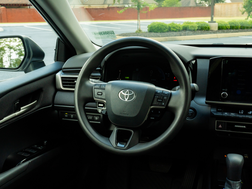 Used 2025 Toyota Camry Hybrid Sedan