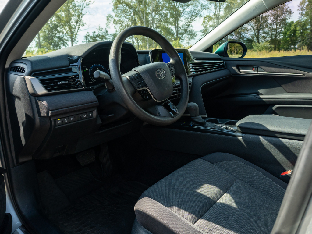 Used 2025 Toyota Camry Hybrid Sedan