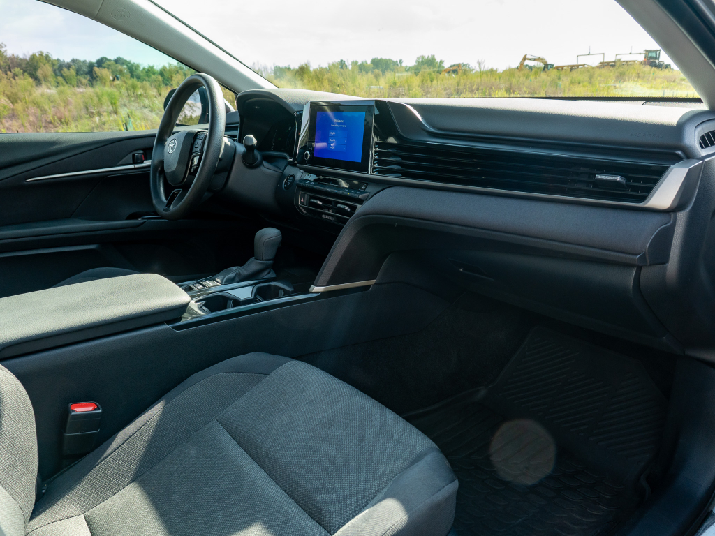 Used 2025 Toyota Camry Hybrid Sedan