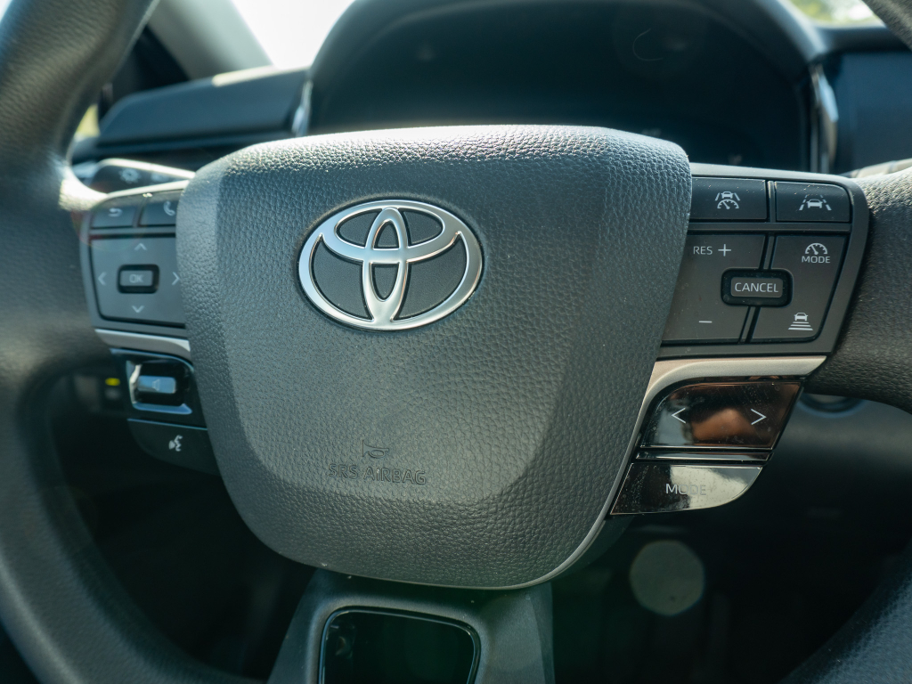 Used 2025 Toyota Camry Hybrid Sedan