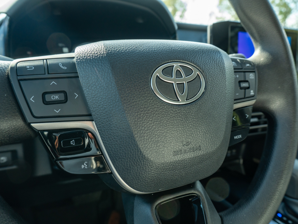 Used 2025 Toyota Camry Hybrid Sedan