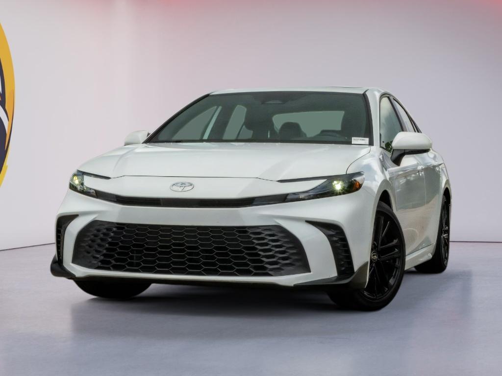 2025 Toyota Camry SE Hybrid's photo