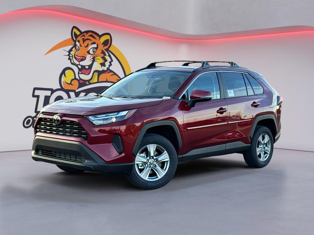 2025 Toyota RAV4 XLE's photo