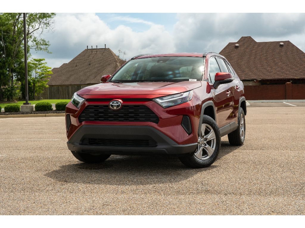 2025 Toyota RAV4 XLE AWD's photo