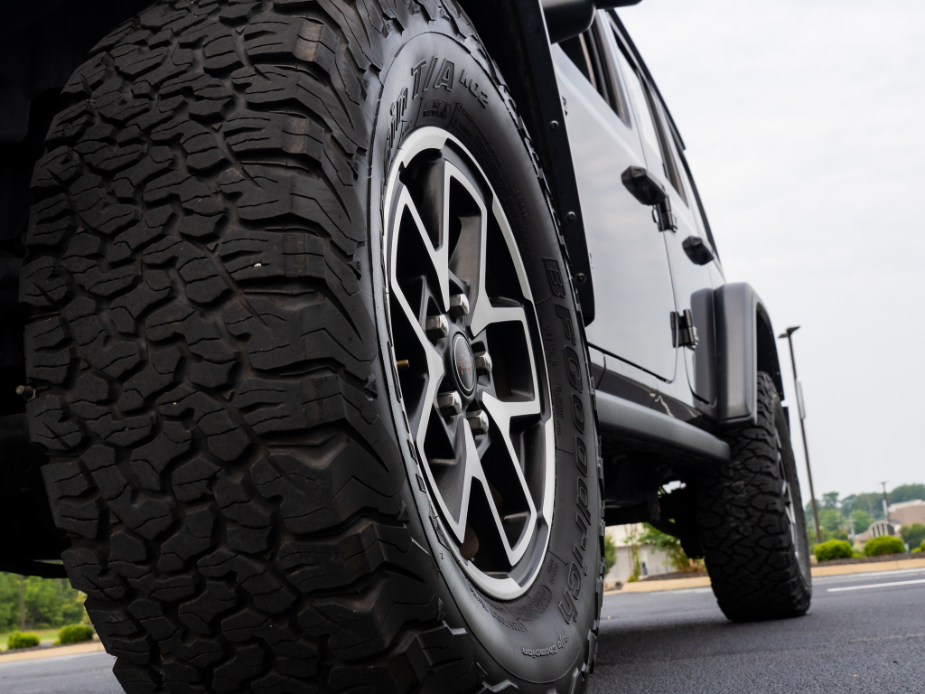 Used 2025 Jeep Wrangler SUV