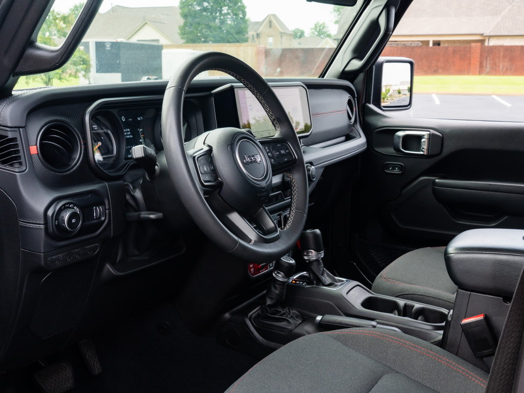 Used 2025 Jeep Wrangler SUV