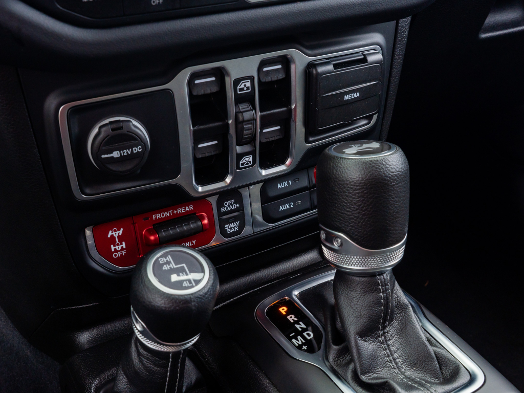 Used 2025 Jeep Wrangler SUV