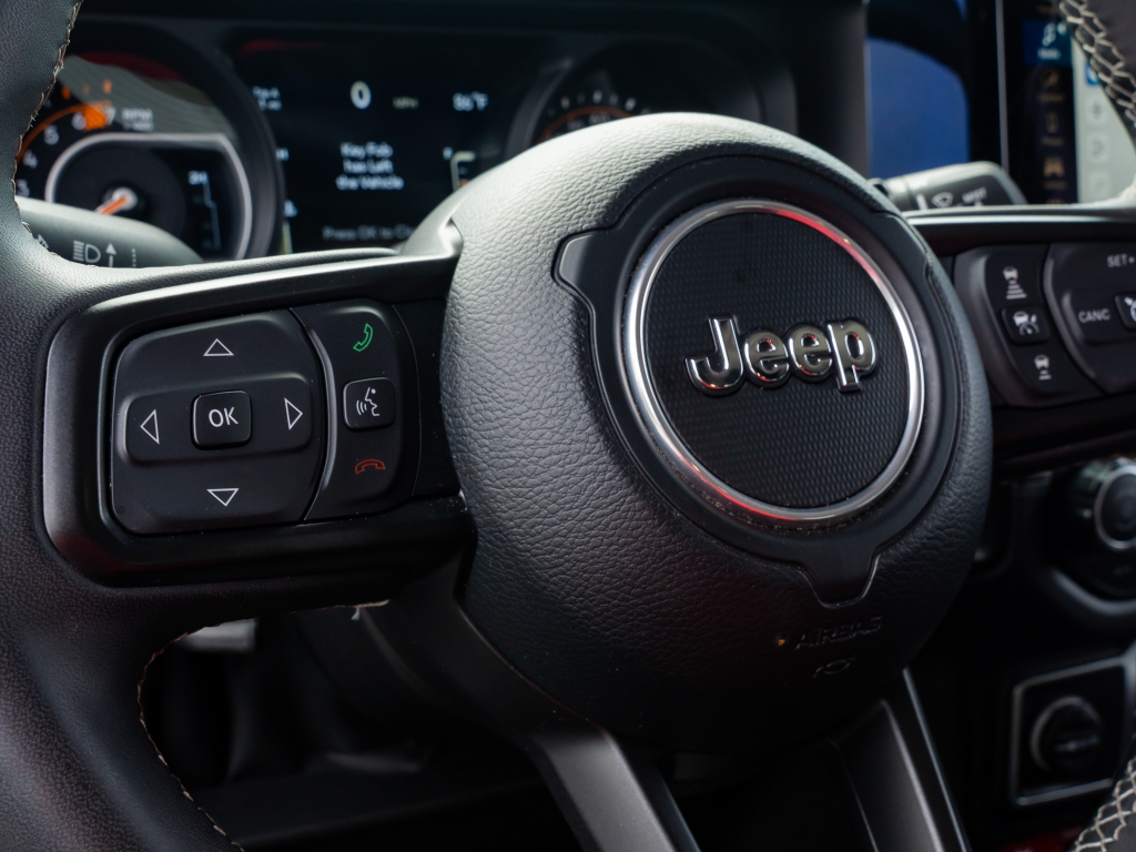 Used 2025 Jeep Wrangler SUV