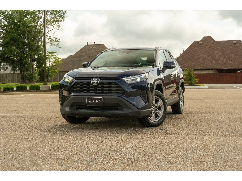 2025 Toyota RAV4 XLE AWD's photo