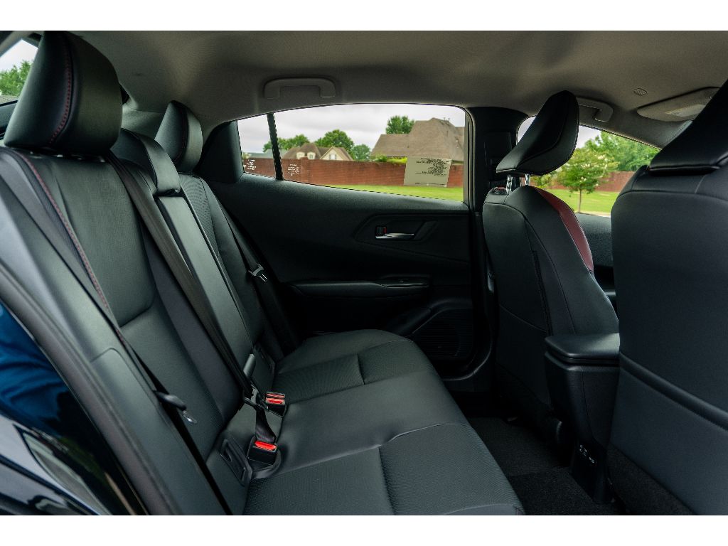 2026 Toyota Prius Plug-in Hybrid XSE - Photo 17