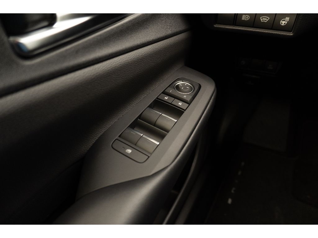 2026 Toyota Prius Plug-in Hybrid XSE - Photo 28