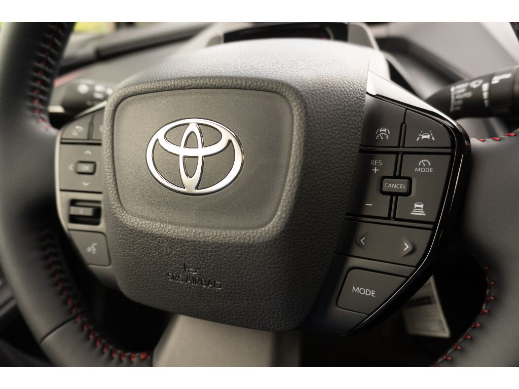 2026 Toyota Prius Plug-in Hybrid XSE - Photo 29
