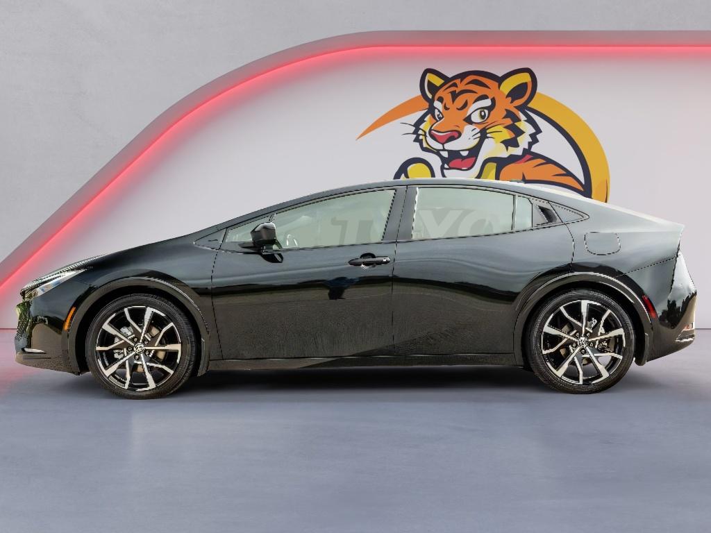 2026 Toyota Prius Plug-in Hybrid XSE - Photo 8