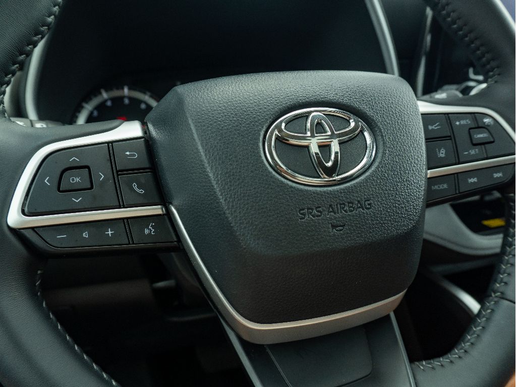 Used 2026 Toyota Highlander SUV