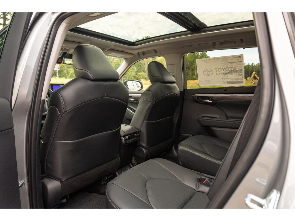 New 2026 Toyota Highlander SUV