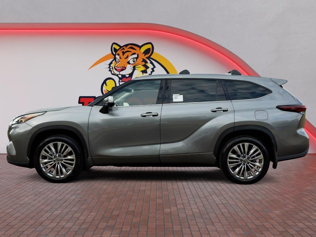 New 2026 Toyota Highlander SUV