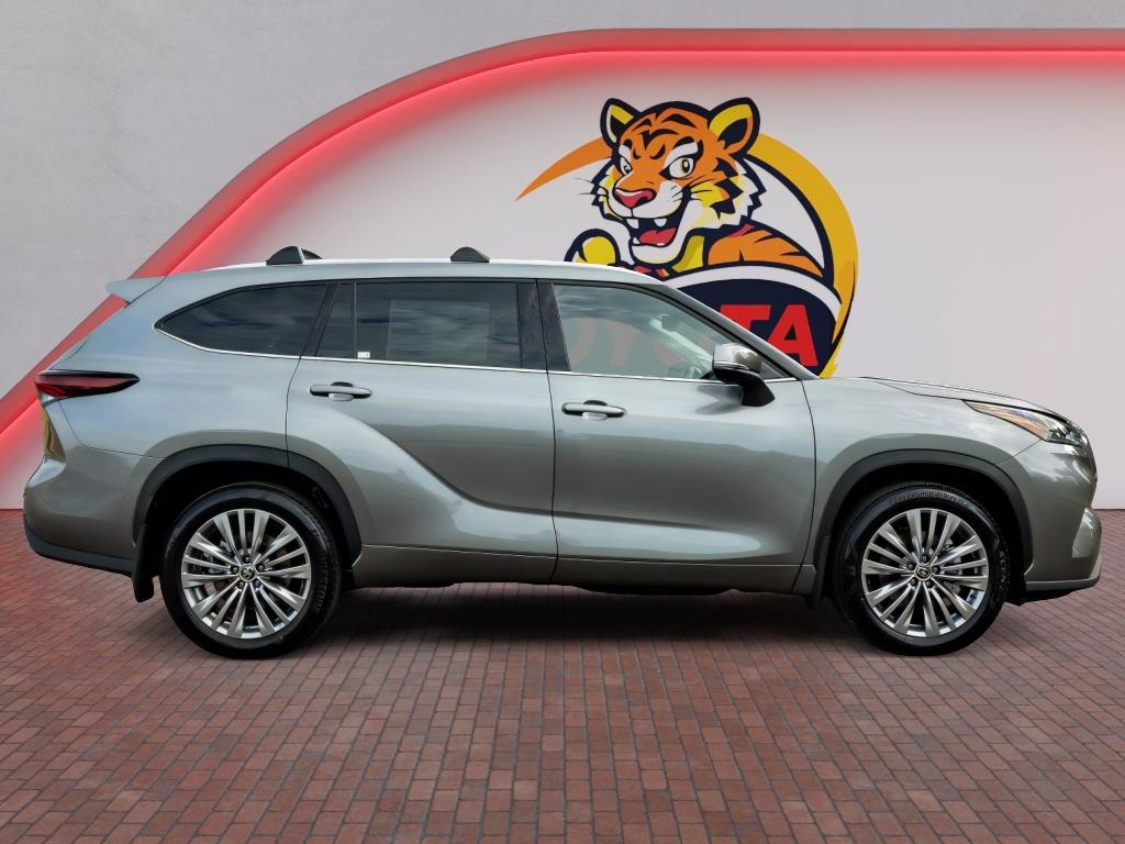 New 2026 Toyota Highlander SUV