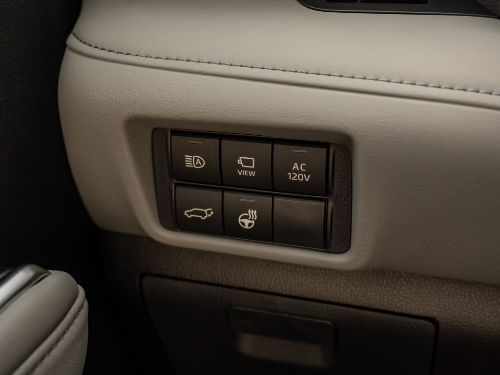New 2026 Toyota Highlander Hybrid SUV