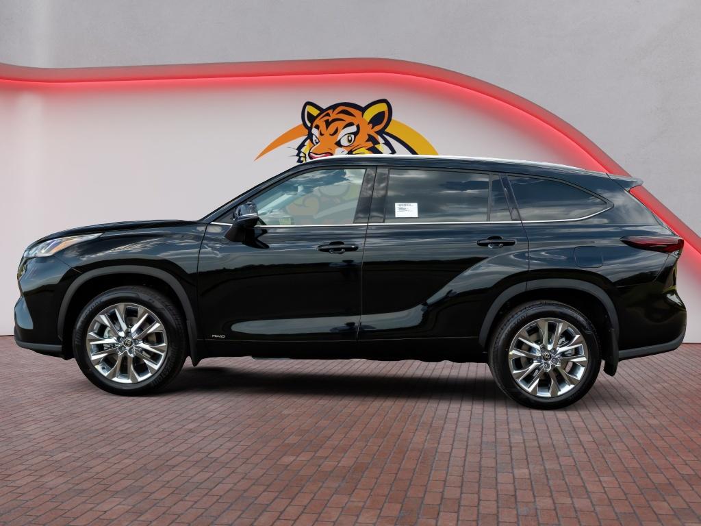 New 2026 Toyota Highlander Hybrid SUV