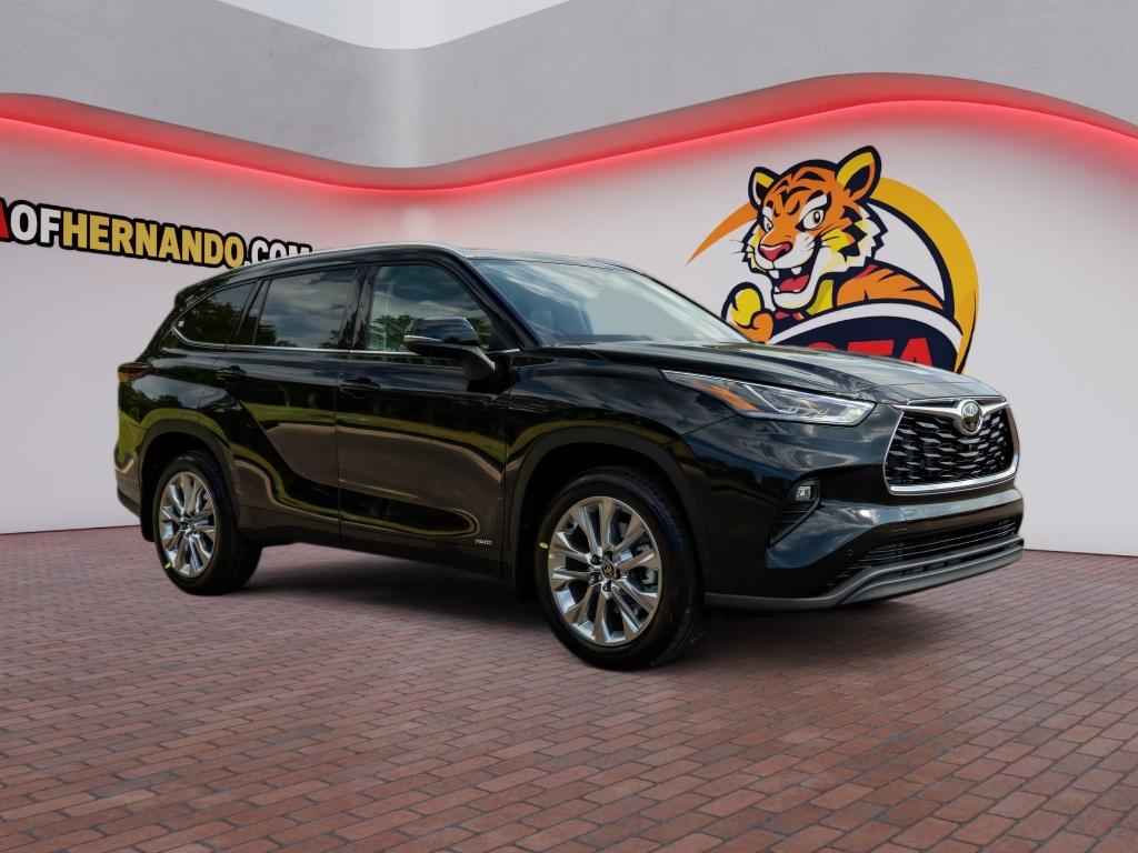 New 2026 Toyota Highlander Hybrid SUV
