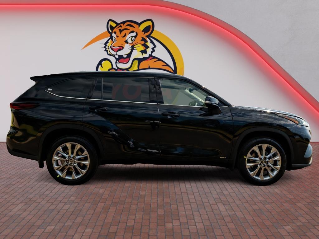 New 2026 Toyota Highlander Hybrid SUV