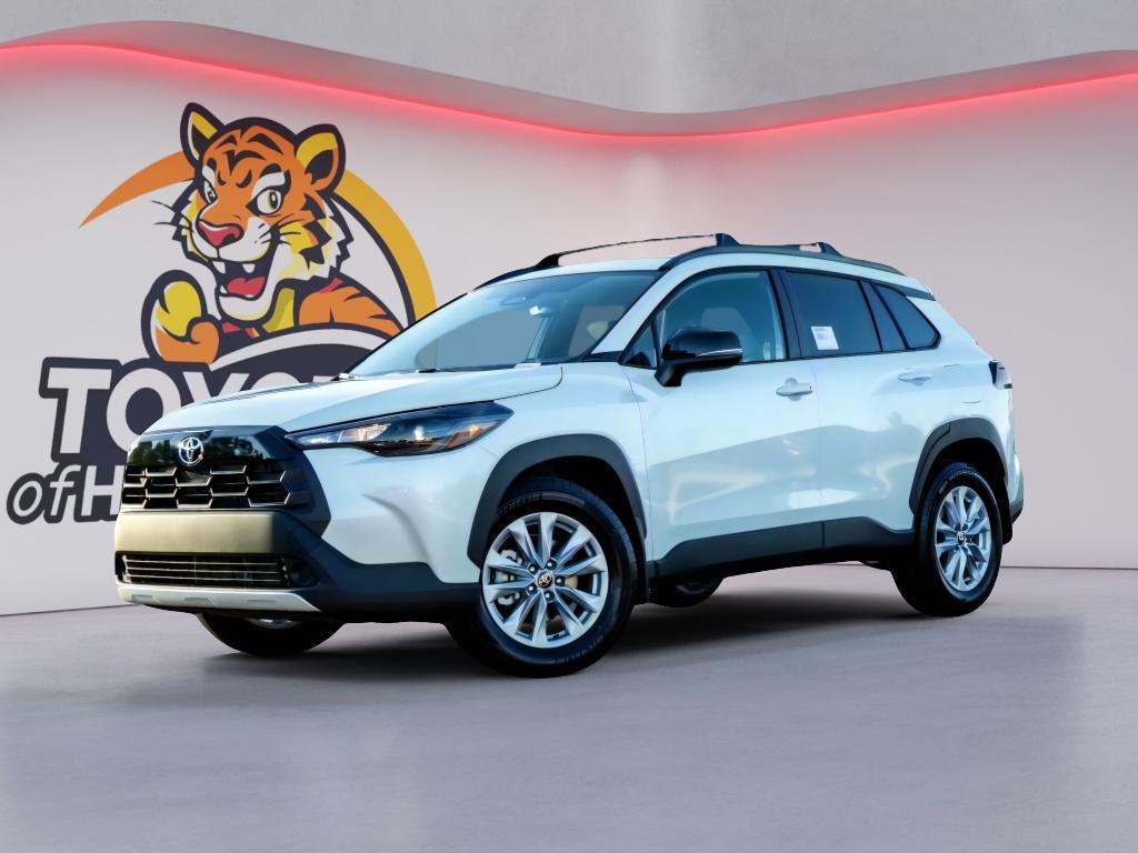2026 Toyota Corolla Cross LE's photo