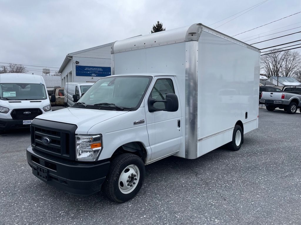 2024 Ford E-450 Super Duty