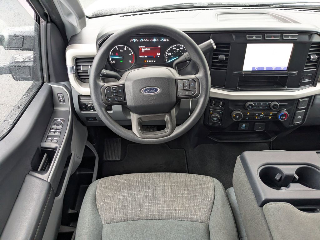 2024 Ford F-250 Super Duty - OXFORD WHITE exterior view 16