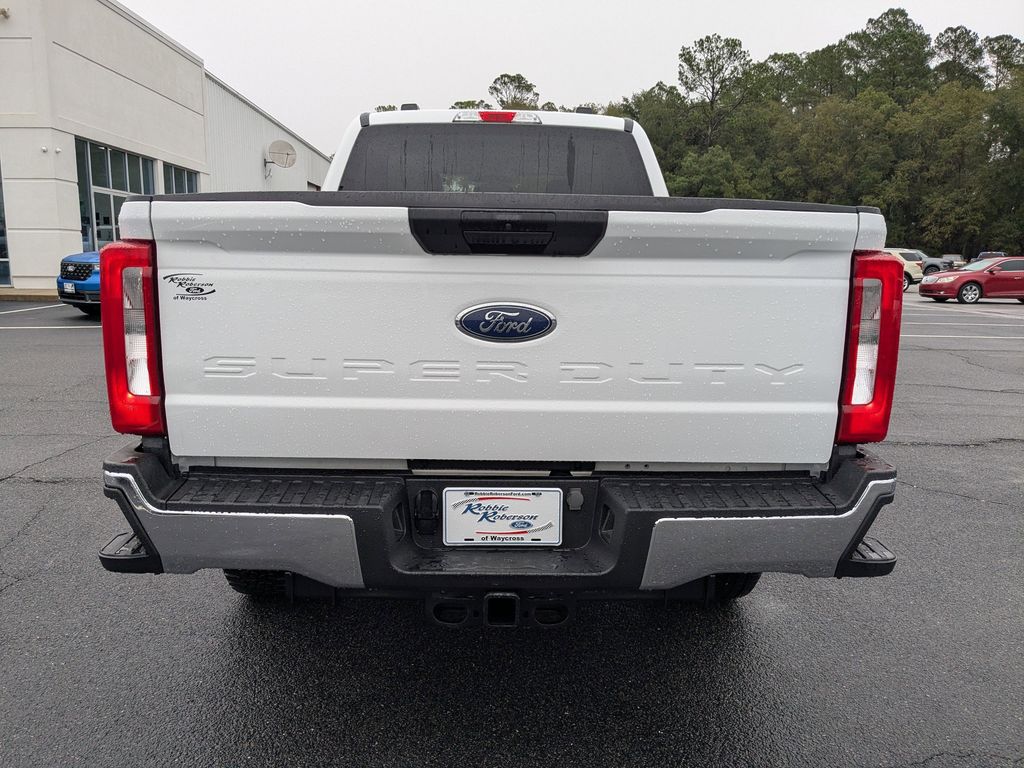 2024 Ford F-250 Super Duty - OXFORD WHITE exterior view 5